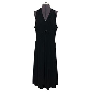 Jessica Howard Stretchy Knit Black Halter V Neckline Padded Cups Lined Dress 16